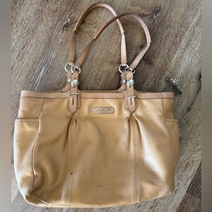 Coach bag leather 90’s style